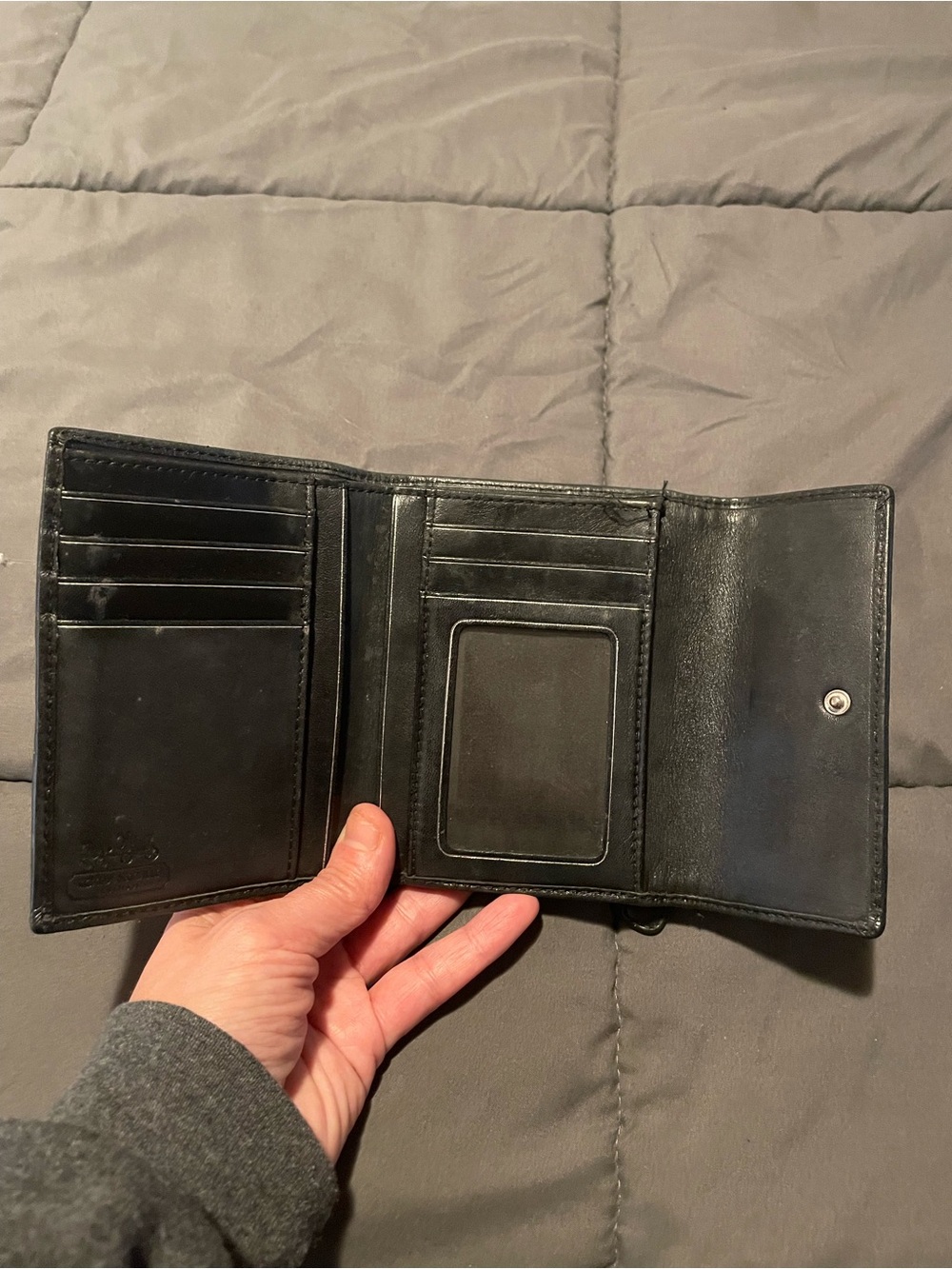 Vintage Coach Black Signature Canvas Trifold Wallet - Picture 2 of 10